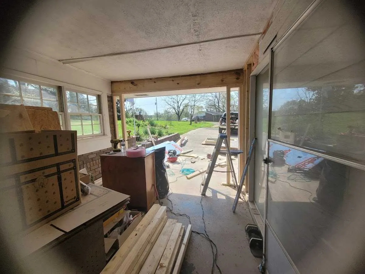 Air movers and dehumidifier for Water Mitigation Services in Otis Orchards-East Farms